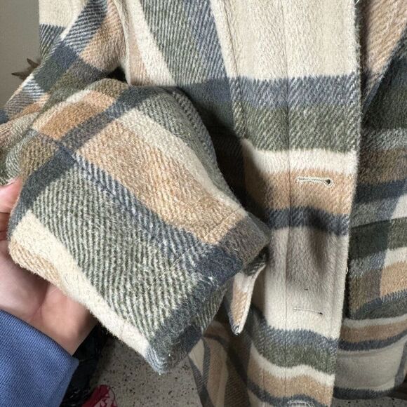 American Eagle Women Teddy Bear Sherpa Lined Green Plaid Button Coat Size M - Picture 5 of 10